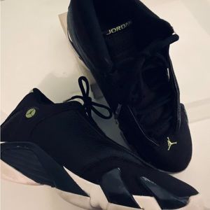 Air Jordan retro 14, black, white and green, size5.5Y